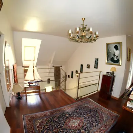 Castel לינה וארוחת בוקר *